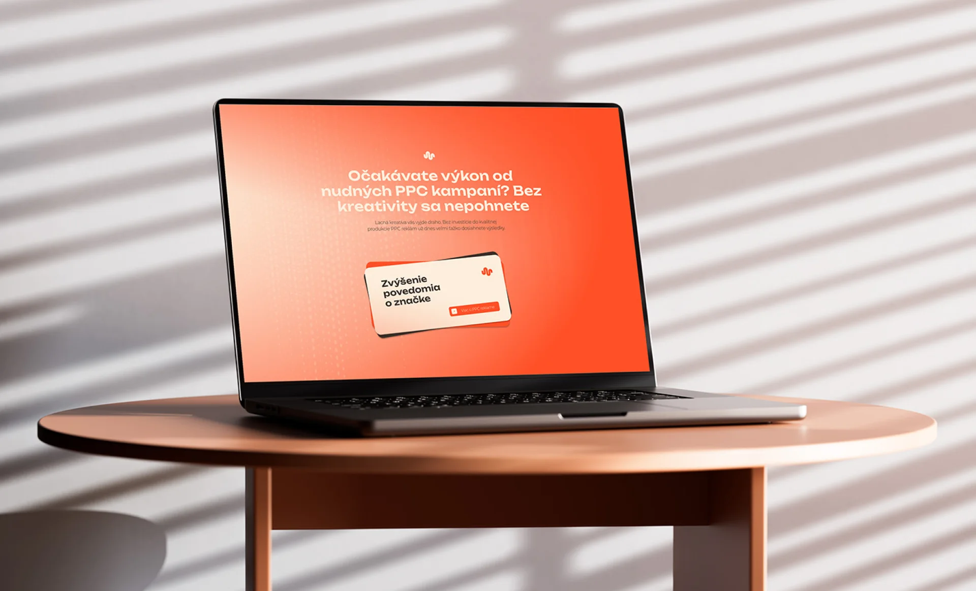 Web Pulzari na notebooku